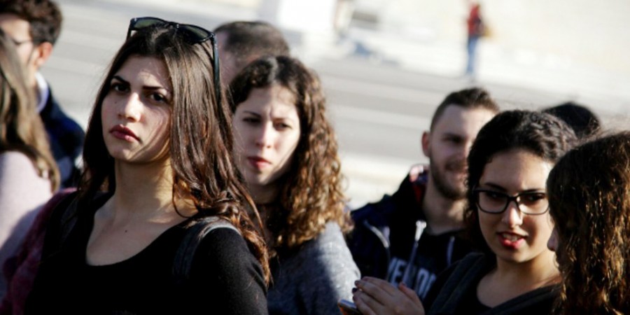 Έρευνα: τι πιστεύουν οι νέοι στην Ελλάδα & τι ζητούν
