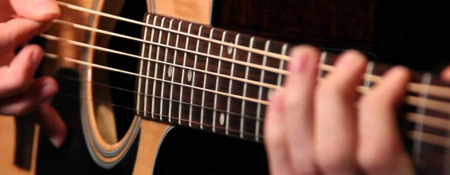 Δίπλωμα σολίστ στην κλασική κιθάρα σε ηλικία  μόλις 17 ετών