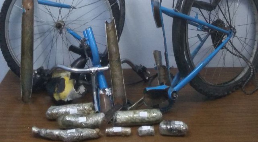 Έκρυψε χασίς