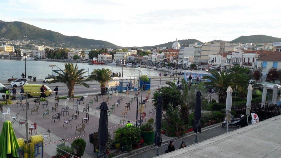 Στην πλατεία Σαπφούς