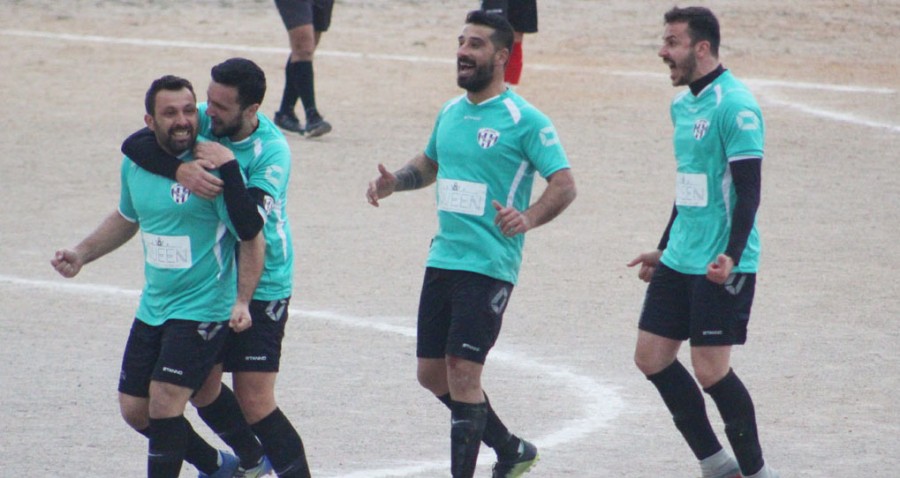 ΨΑΧΝΕΙ ΑΓΩΝΙΣΤΙΚΟ ΡΥΘΜΟ  