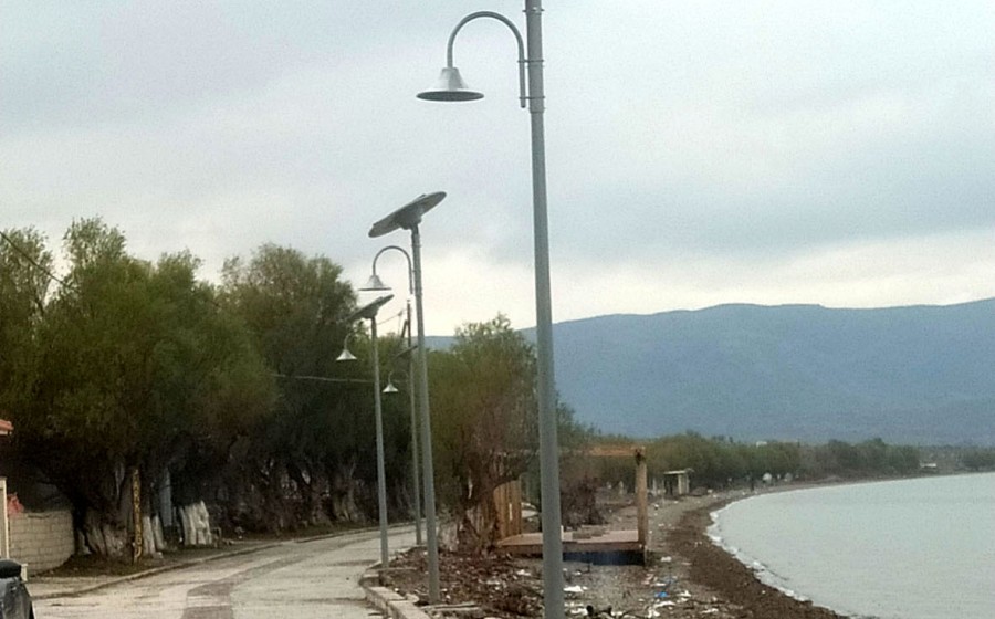 «Αντικατάσταση φωτιστικών παραλίας Νυφίδας με αυτόνομα φωτιστικά παραδοσιακού τύπου»