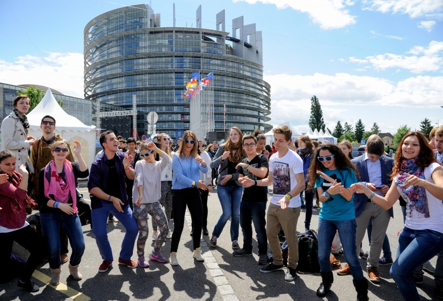 2022: Ευρωπαϊκό έτος νεολαίας  δράσεις & ευρωβαρόμετρο  
