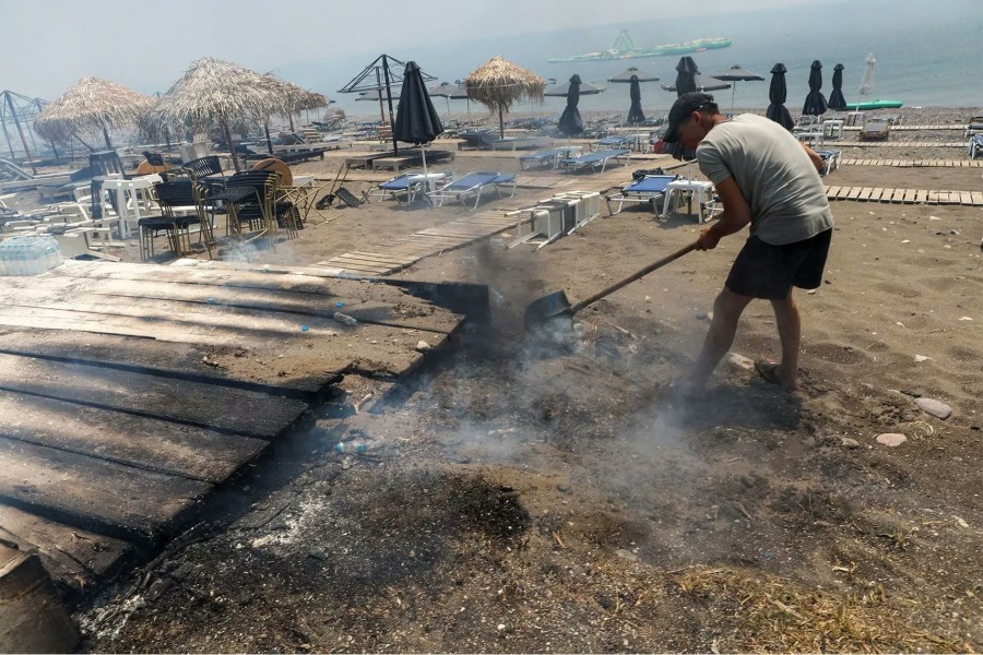 Αφορά τους επαγγελματίες που συμπαραστάθηκαν στις πυρκαγιές του Ιουλίου      