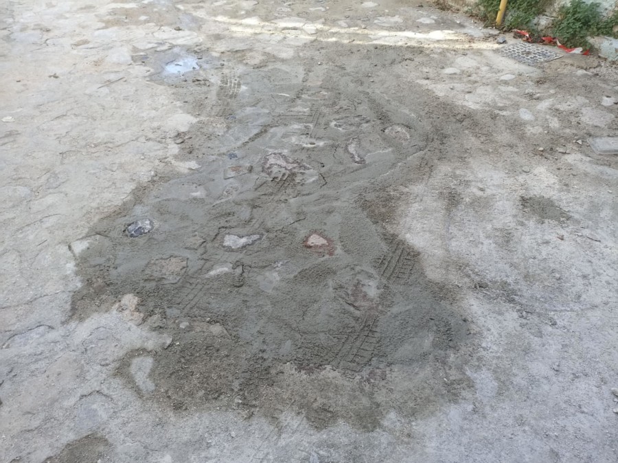 Ξανα«βούλιαξε» το λιθόστρωτο στην οδό Αγ. Θεοδώρων