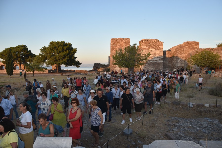 Ιστορικός περίπατος στο πάνω Κάστρο