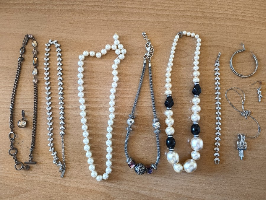 Συνελήφθησαν με λεία χρήματα κοσμήματα & τιμαλφή