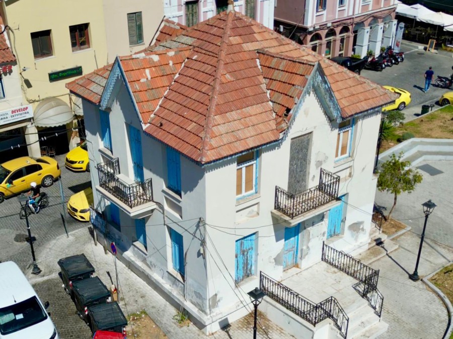 Υπογραφή σύμβασης επισκευής του Παλαιού Λιμεναρχείου