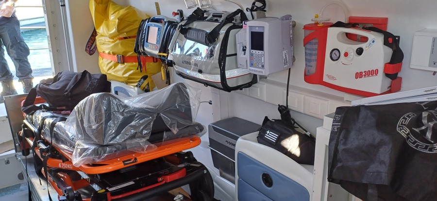 Πλωτό ασθενοφόρο στα Ψαρά