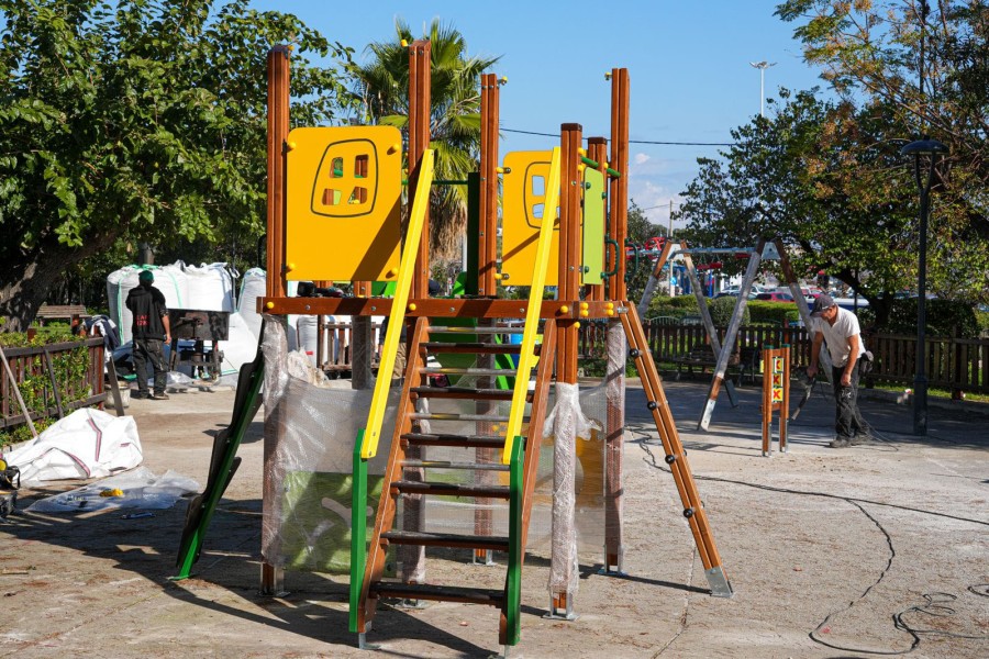 Ανακατασκευή της παιδικής χαράς