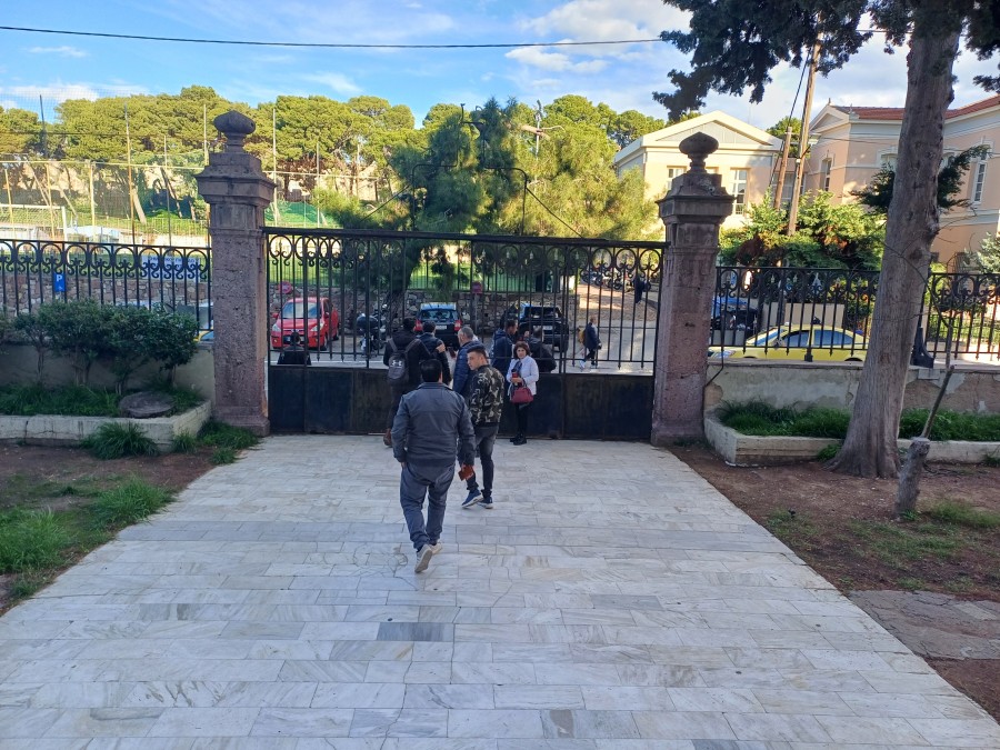 Κατά την δίκη της Καράβας