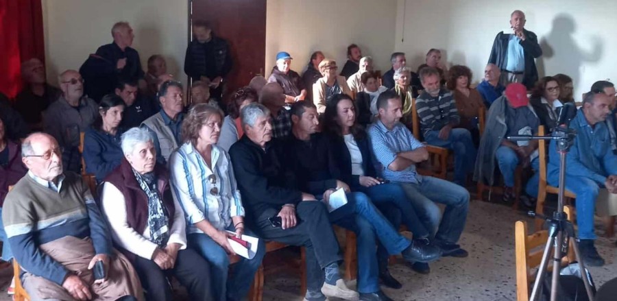 Το Περιφερειακό Συμβούλιο στην Ικαρία