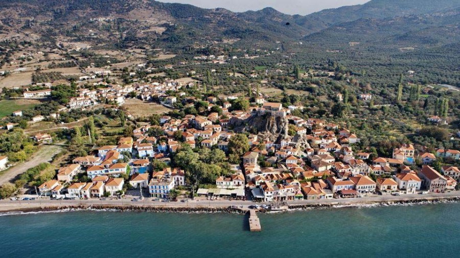 Η παραλιακή της Πέτρας