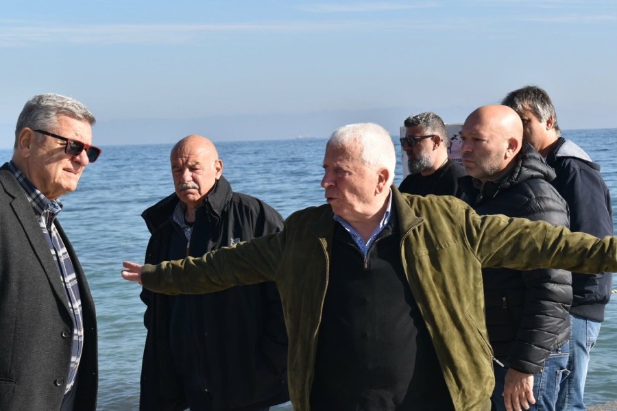 Σε λιμένες & πλαζ Τσαμάκια