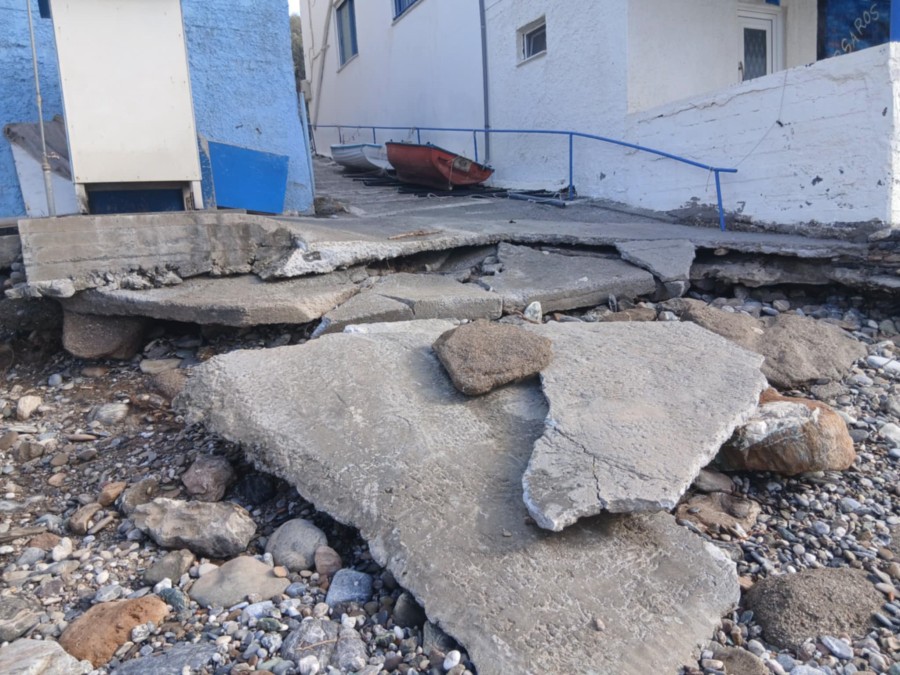 Η μανιασμένη θάλασσα στη Μελίντα