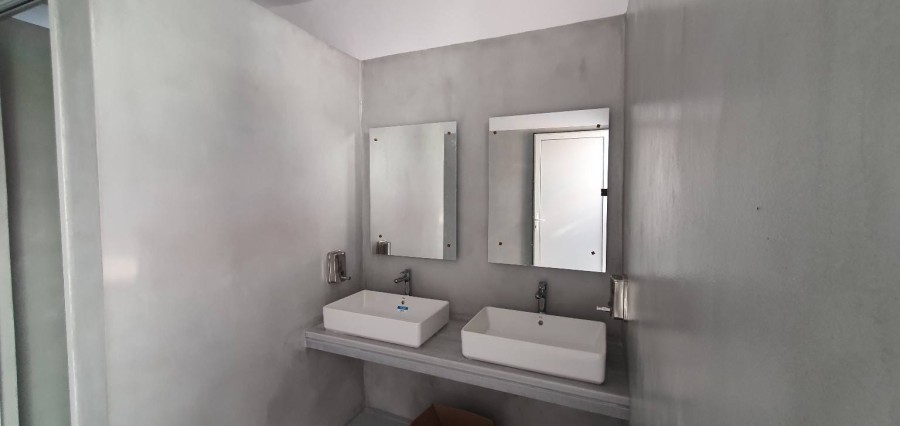 Δημόσιες τουαλέτες Πλωμαρίου