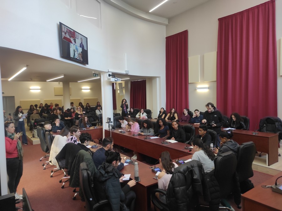 Μαθητές από Ρεϋνιόν, Καταλονία & Λέσβο συζητούν