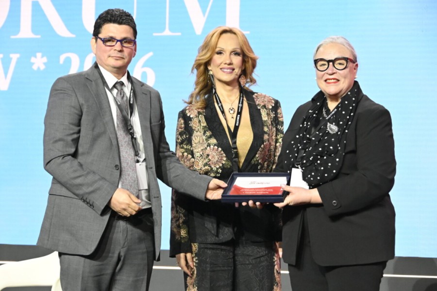 Βράβευση του νευροχειρουργού Ε.Μπαϊραμίδη