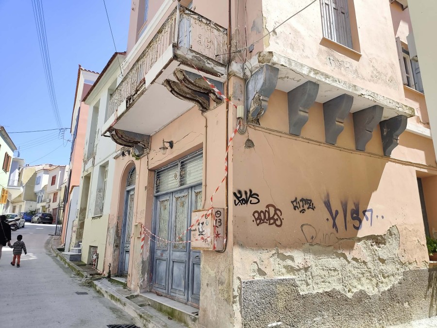 Ακίνητο εταιρείας της Τρ. Πειραιώς με σημάδια κατάρρευσης