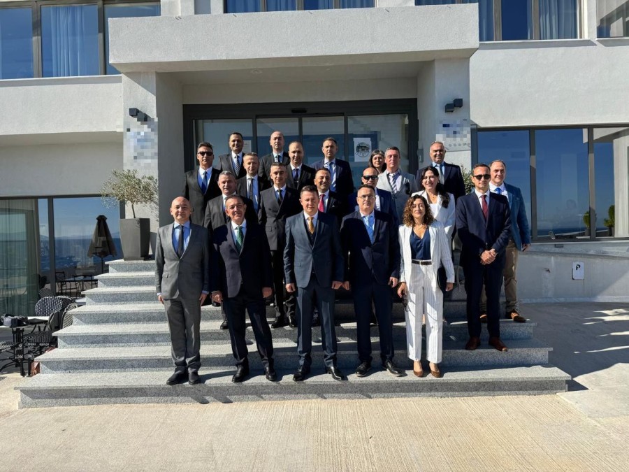 Συνάντηση αντιπροσωπειών στη Λέσβο