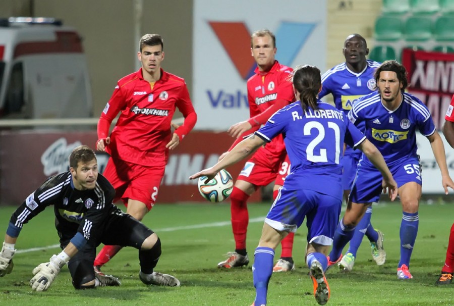 ΜΕ ΤΟ ΜΥΑΛΟ ΣΤΗΝ ΚΟΜΟΤΗΝΗ