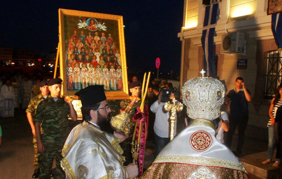 Κοσμοσυρροή στη λιτάνευση των Ι. Λειψάνων των Αγίων της Λέσβου