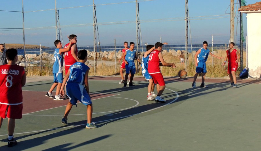 ΠΡΑΓΜΑΤΙΚΗ ΜΑΧΗ ΣΤΟΥΣ ΔΥΟ ΟΜΙΛΟΥΣ