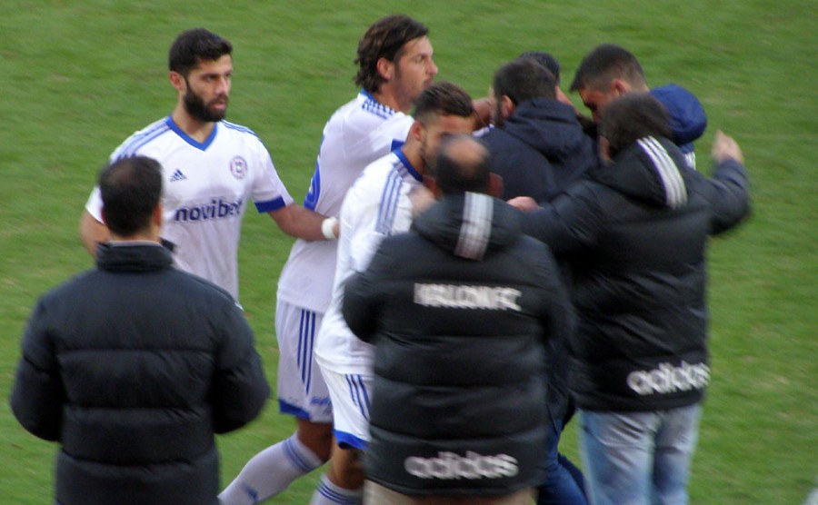 Πανηγυρίζουν στην Καλλονή την πρόκριση στο κύπελλο