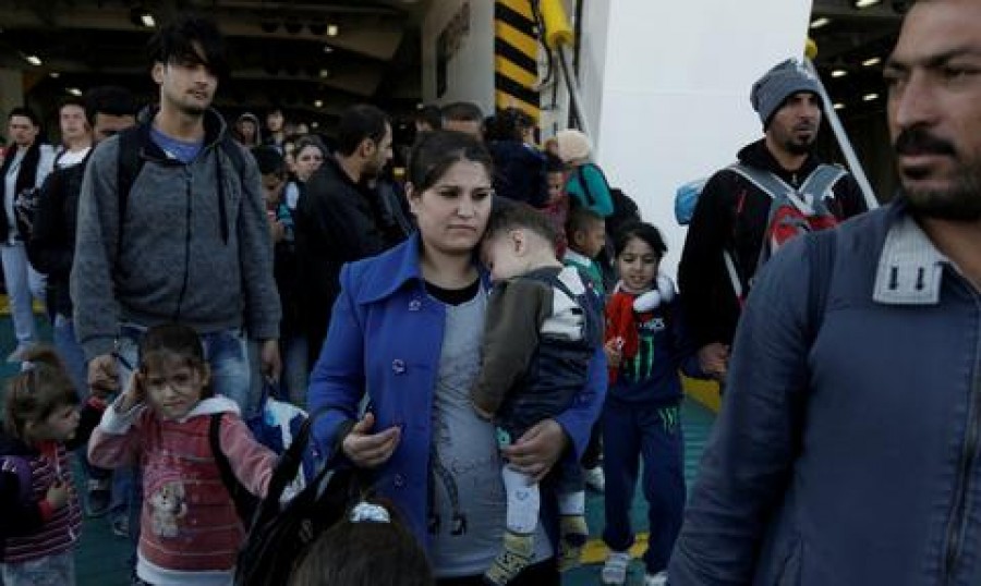 Η Blue Star Ferries, προσφέρει δωρεάν μετακίνηση δέκα αλλοδαπών