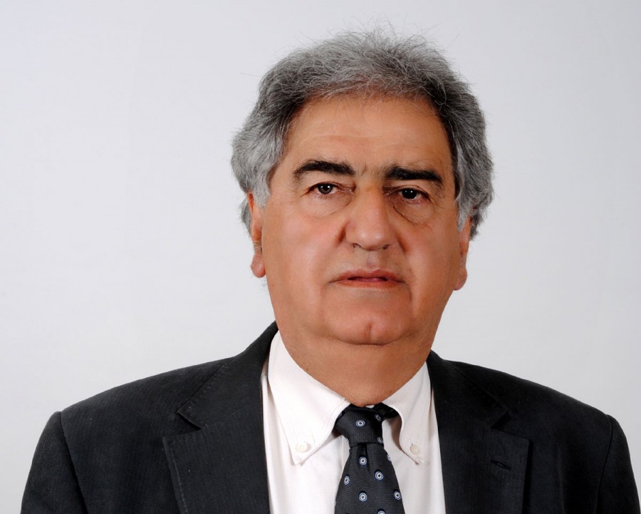 Ο Ν. Κατράνης μαινόμενος