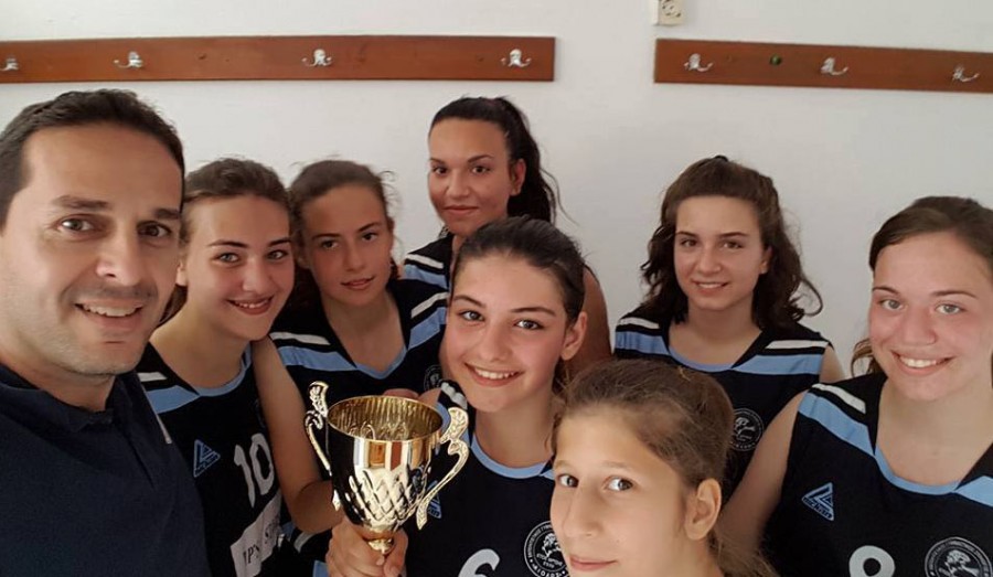 ΚΑΘΕ ΧΡΟΝΟ ΚΑΙ ΜΙΑ ΚΟΥΠΑ ΓΙΑ ΤΟΝ ΑΙΟΛΟ