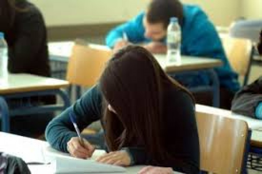 Πρώτες εκτιμήσεις για τις βάσεις των Πανελλαδικών