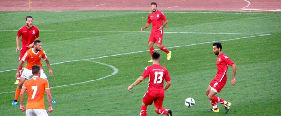 ΑΝΕΒΑΖΕΙ ΣΤΡΟΦΕΣ ΓΙΑ ΝΑ ΕΙΝΑΙ ΕΤΟΙΜΗ ΣΤΗΝ ΠΡΕΜΙΕΡΑ