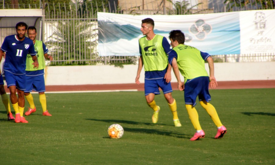 ΠΡΩΤΗ ΣΤΟΝ ΠΑΓΚΟ ΤΟΥ ΠΟΛΛΑΕΤΙΔΗ ΜΕ ΤΗΝ ΒΑΡΔΑ