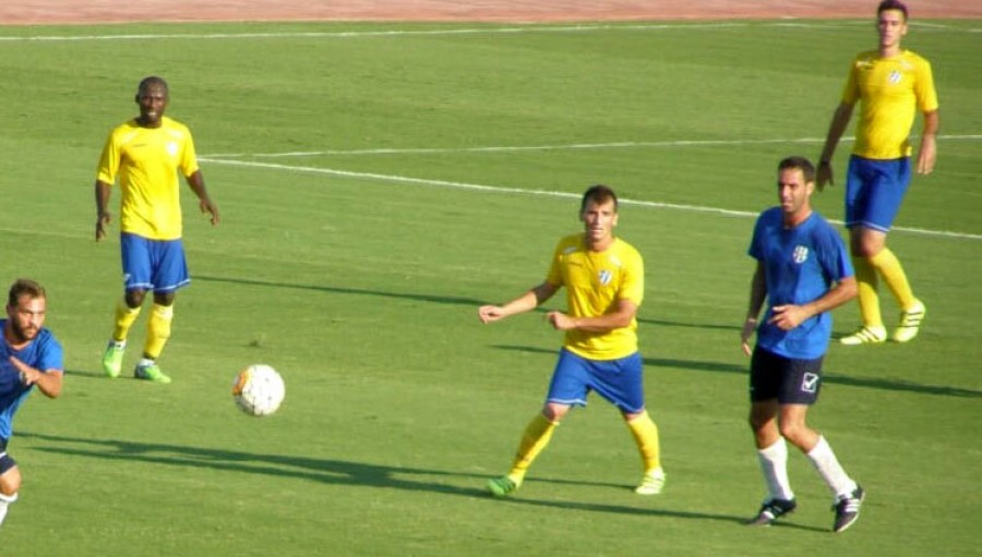 ΦΙΛΙΚΟ ΜΕ ΔΙΑΓΟΡΑ ΤΗΝ ΠΑΡΑΜΟΝΗ