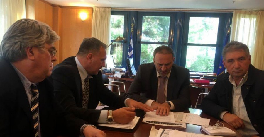 Λεσβιακή επιτροπή στον Υφ. Μεταφορών