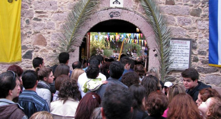 Στον Ι.Ν. Παμμεγίστων Ταξιαρχών