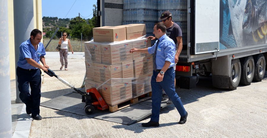 Μεγάλη ποσότητα ειδών πρώτης ανάγκης για τους σεισμοπαθείς της νότιας Λέσβου