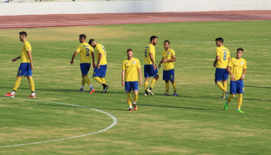 Η ΠΡΟΣΟΧΗ ΣΤΡΑΜΜΕΝΗ ΣΤΗΝ ΡΑΦΗΝΑ    