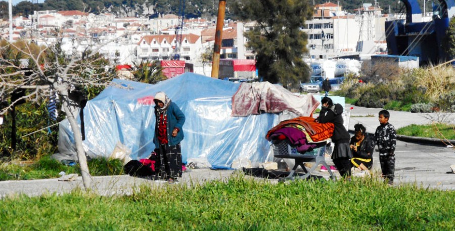 Στην είσοδο της πόλης, στο κεντρικότερο σημείο της