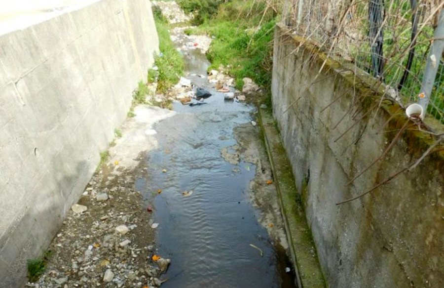 Υπογράφεται