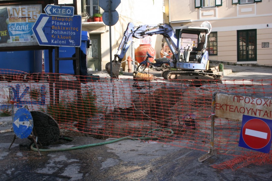 Τα συνεργεία της ΔΕΥΑΛ