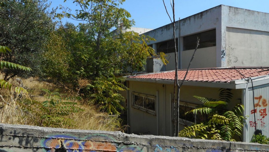 Ρουμάνι τα ξερά χόρτα, και πολλά τα σκουπίδια