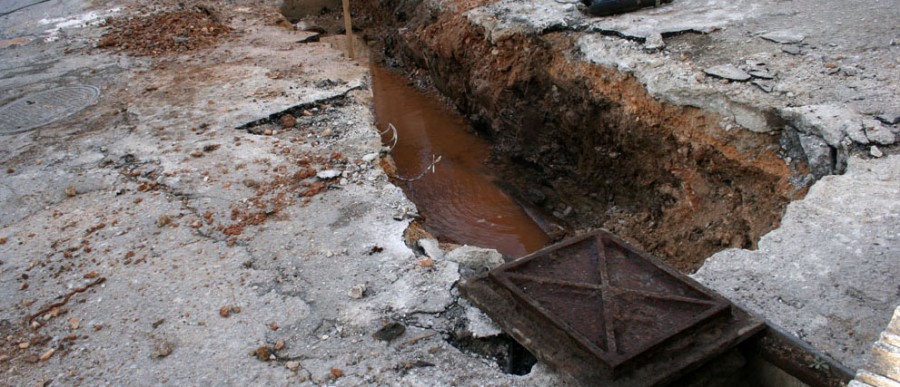 Βλάβες στο δίκτυο ύδρευσης αποχέτευσης
