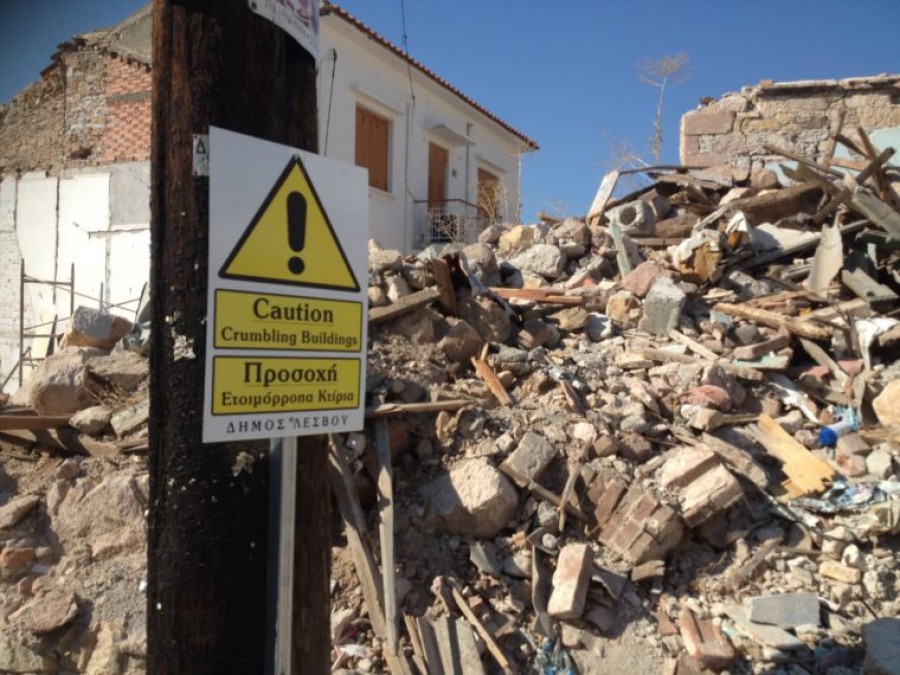 Εργασίες & επεμβάσεις στην σεισμόπληκτη Βρίσα   