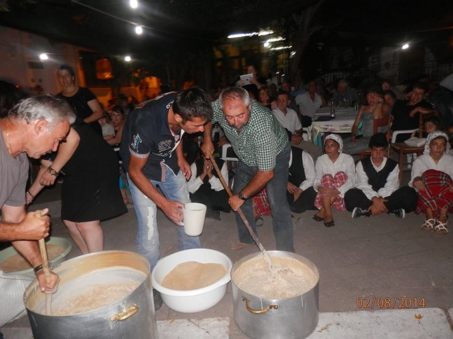 Φρέσκος τραχανάς, συντροφιά με παραδοσιακή μουσική