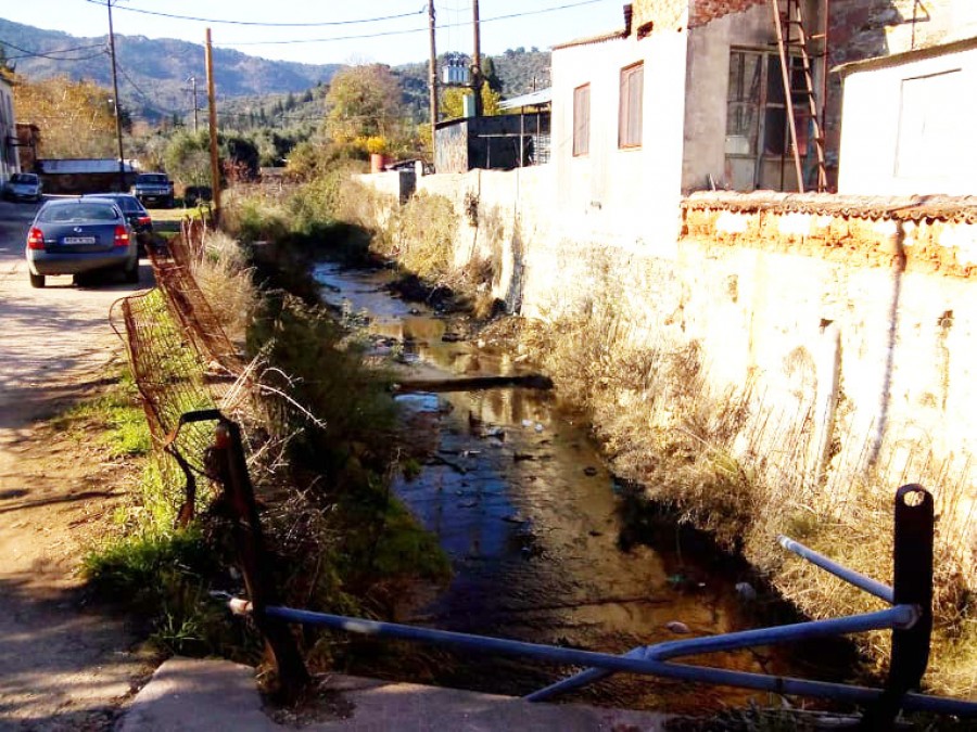 Διασχίζουν & απειλούν τον Παλαιόκηπο 